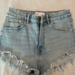 Zara  Denim short high waist SIZE EUR 36 USA 4 MEX 26